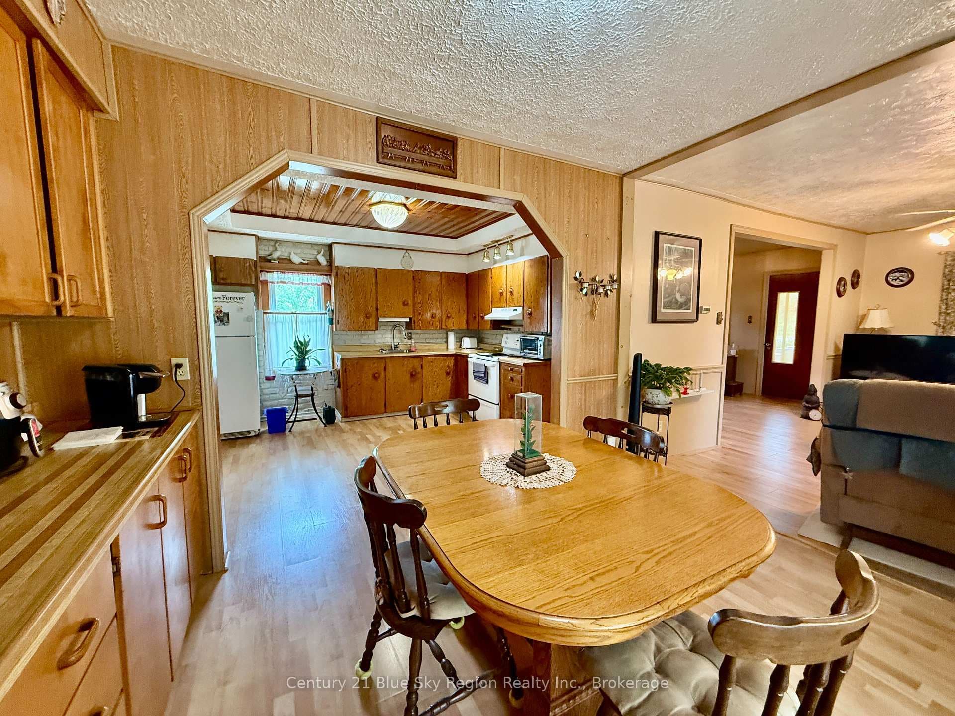 363 Park Street photo 10