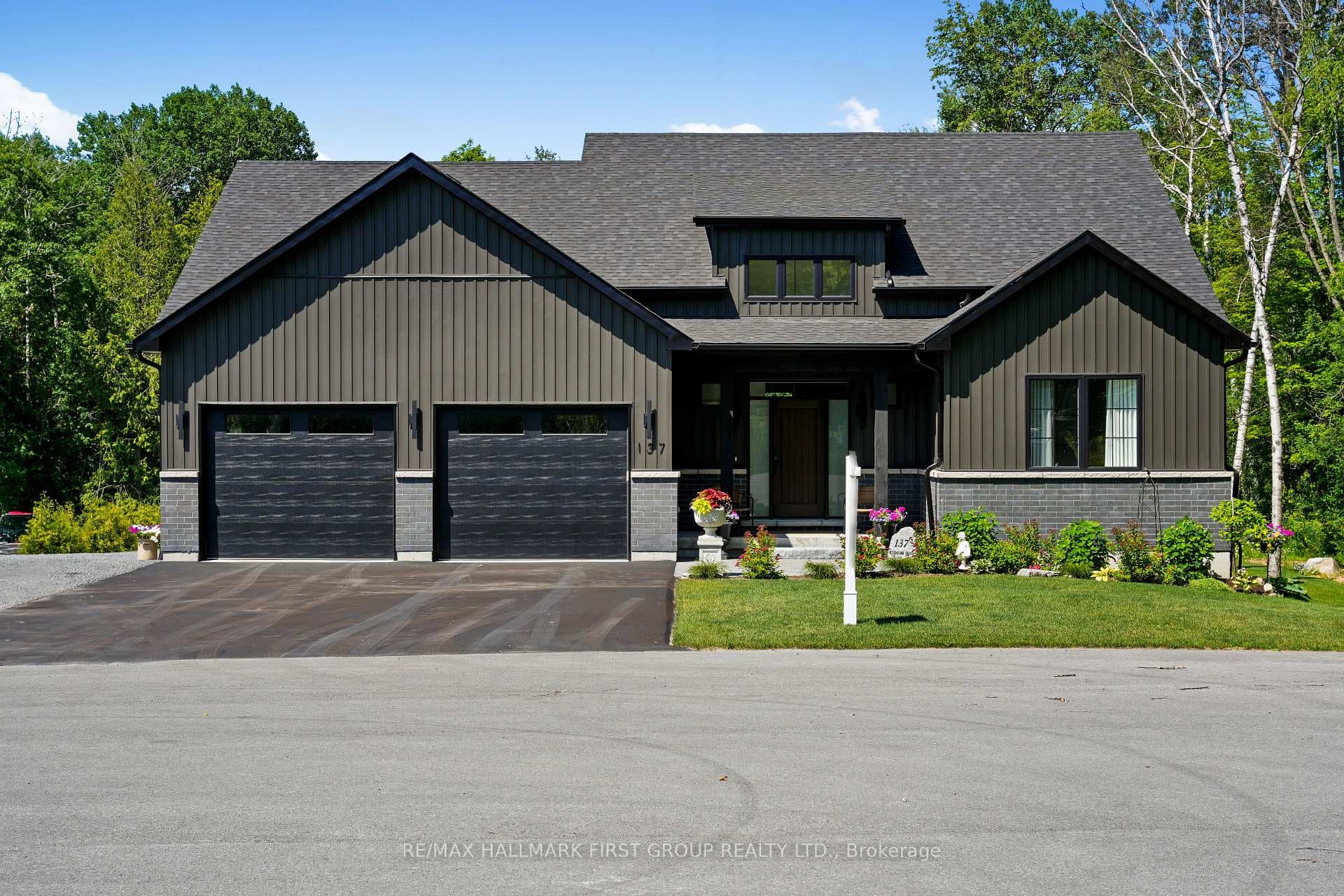 137 Ridgeline Drive photo 2