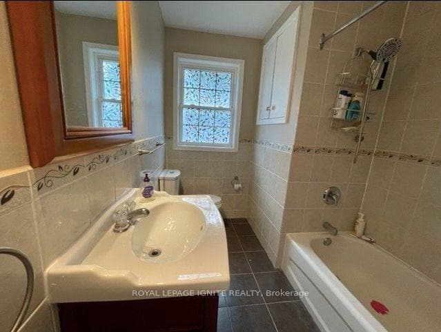 48 Roseglor Crescent photo 10