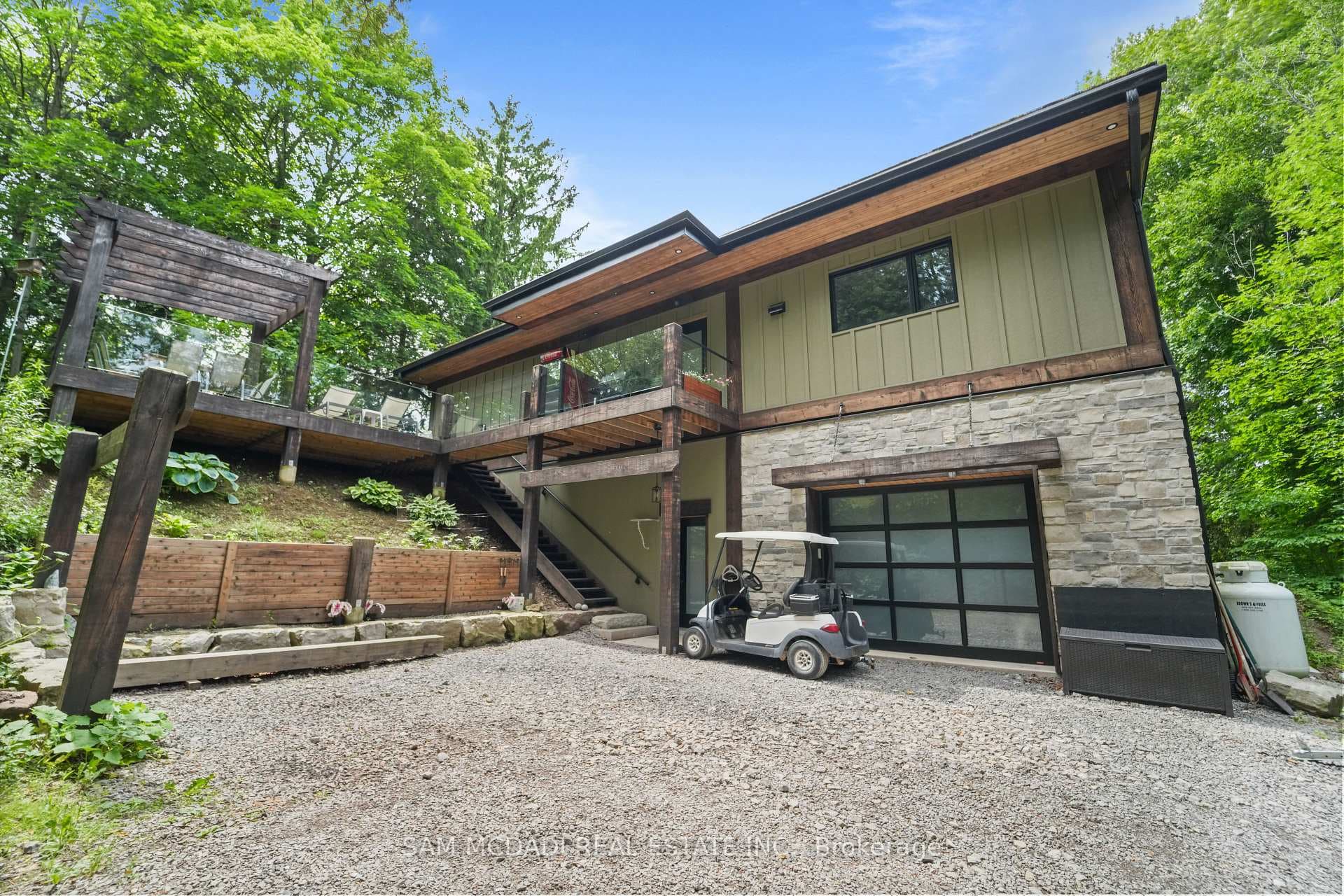 2084 Grand Boulevard photo 46