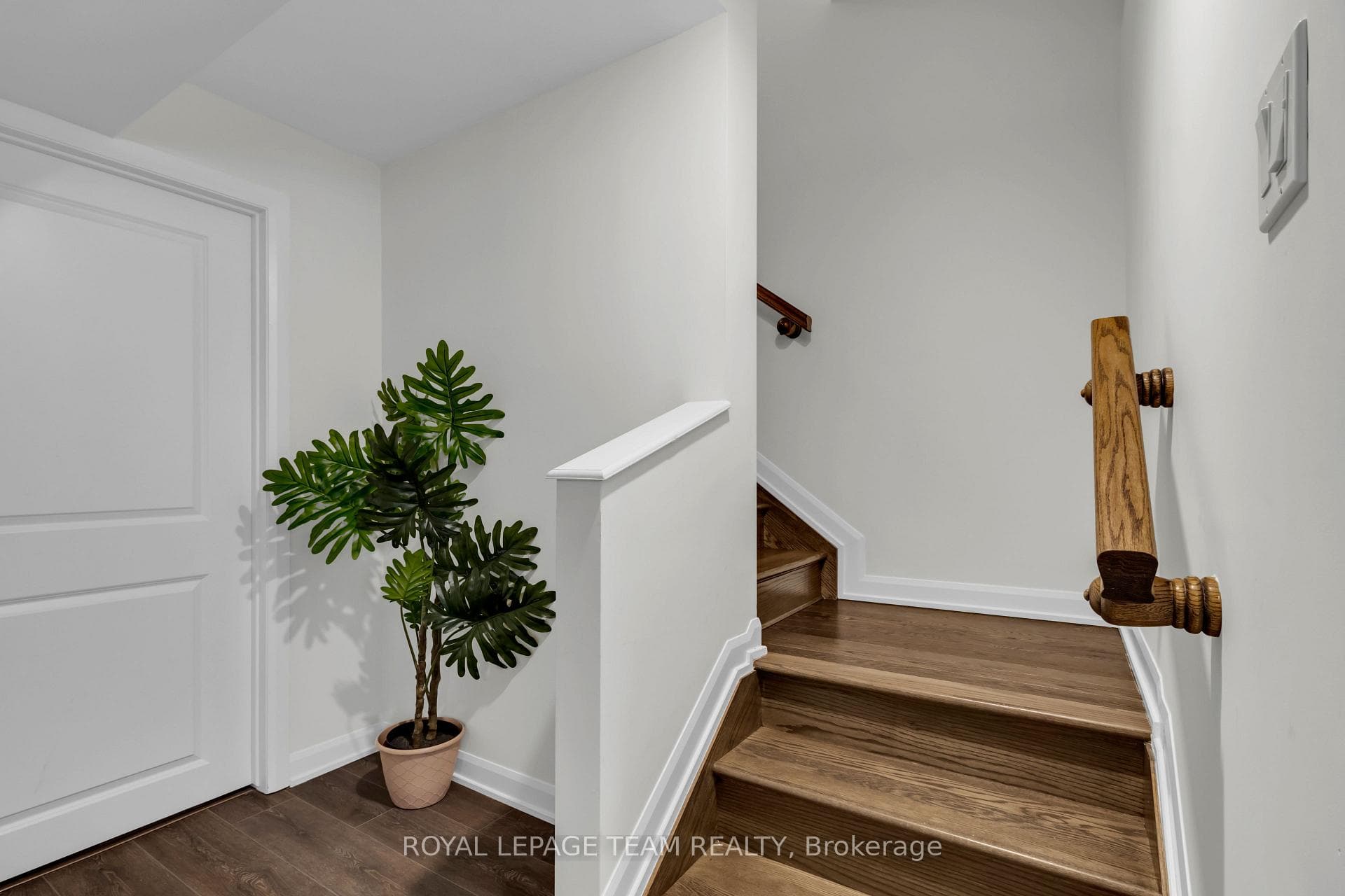 2034 Caltra Crescent photo 23