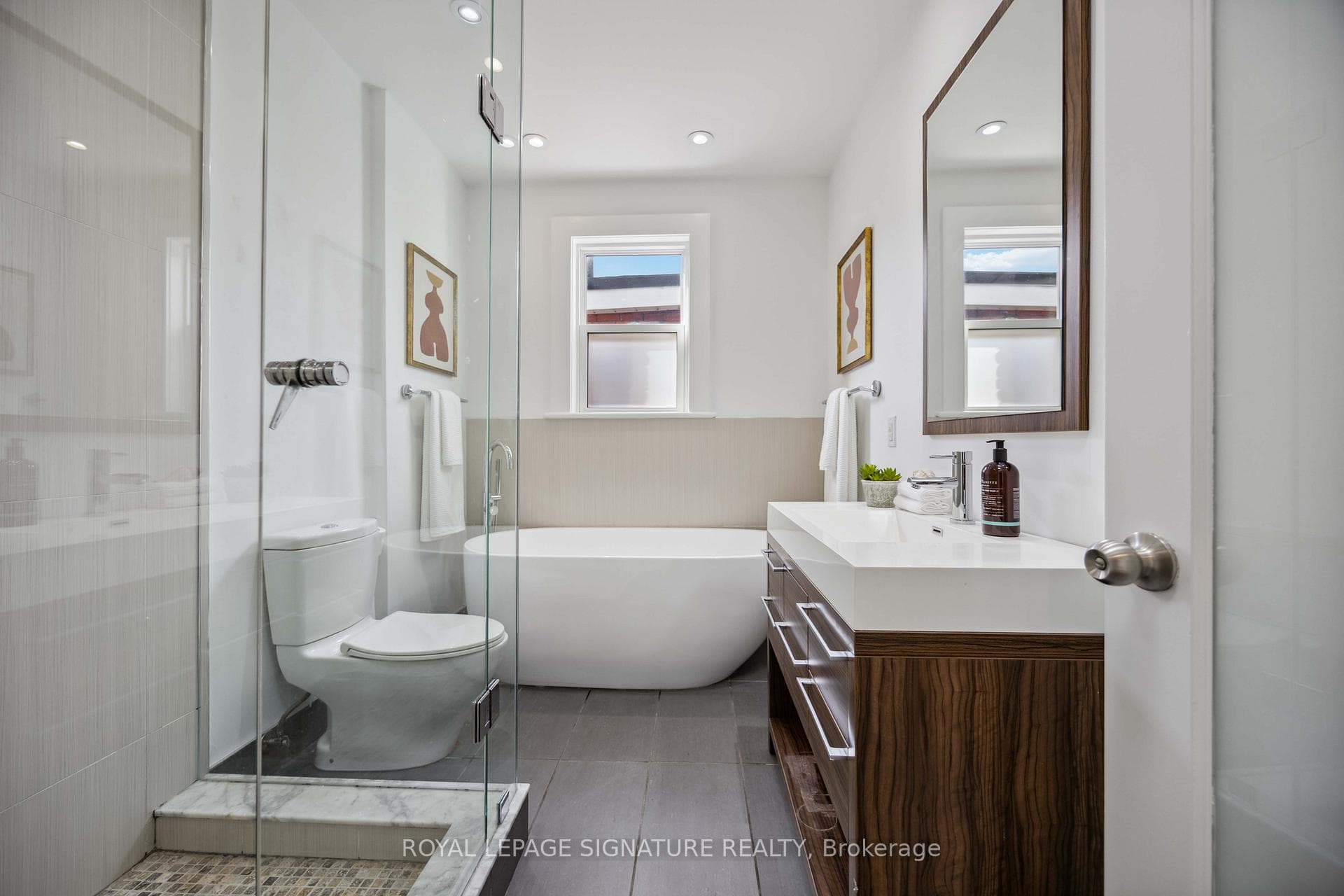 23 Geoffrey Street photo 18