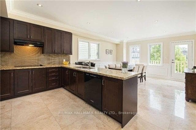 90 Woodbine Avenue photo 5
