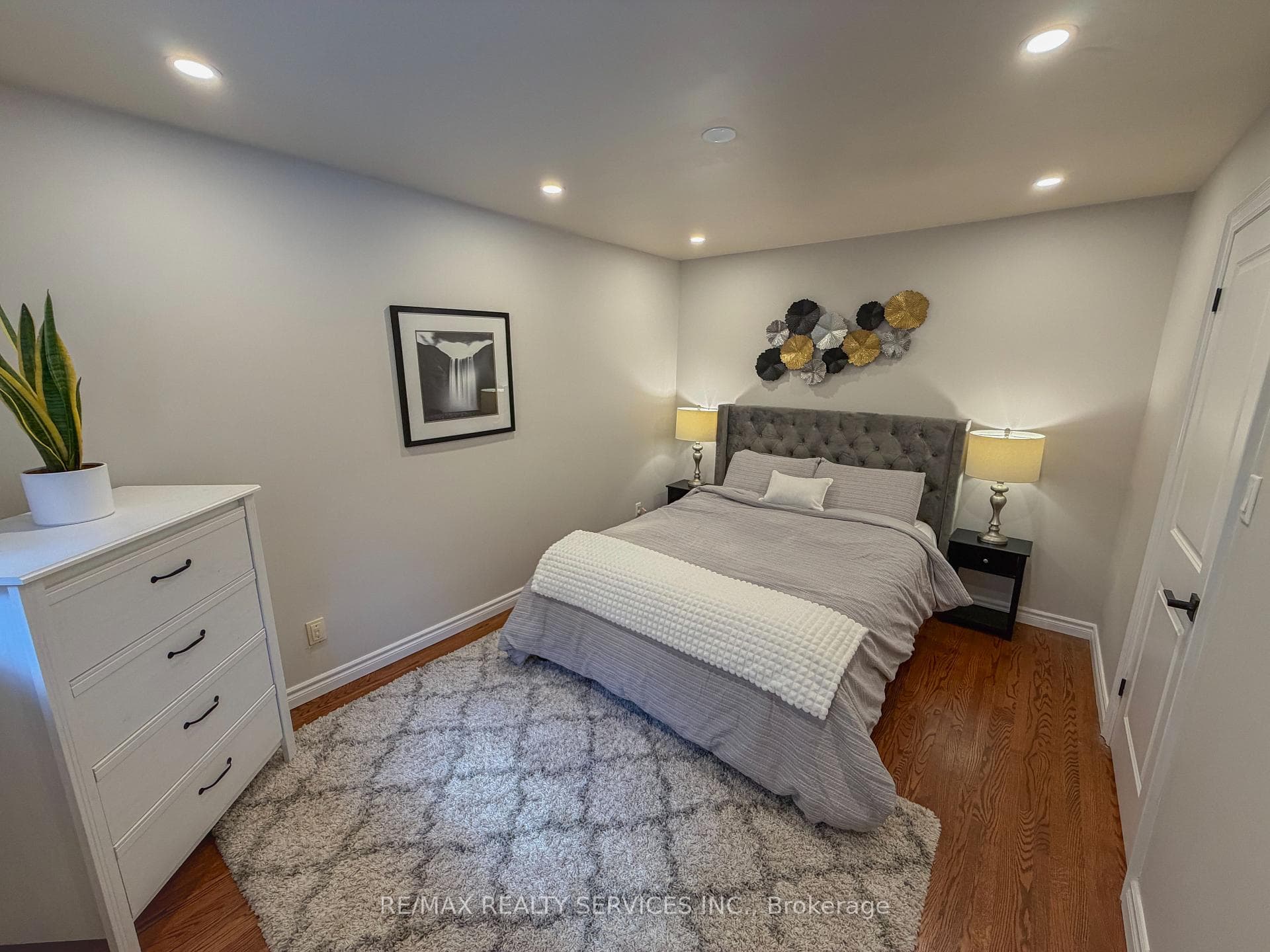 238 Laurier Avenue photo 11