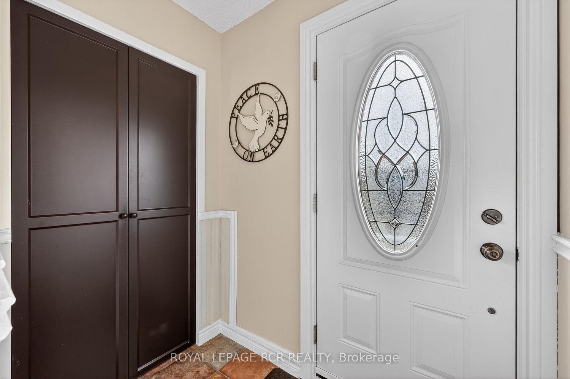 164 Burbank Crescent photo 5