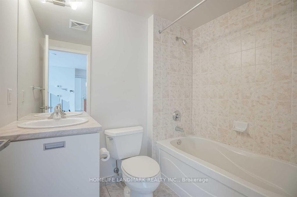 37 Grosvenor Street Unit 3401 photo 12