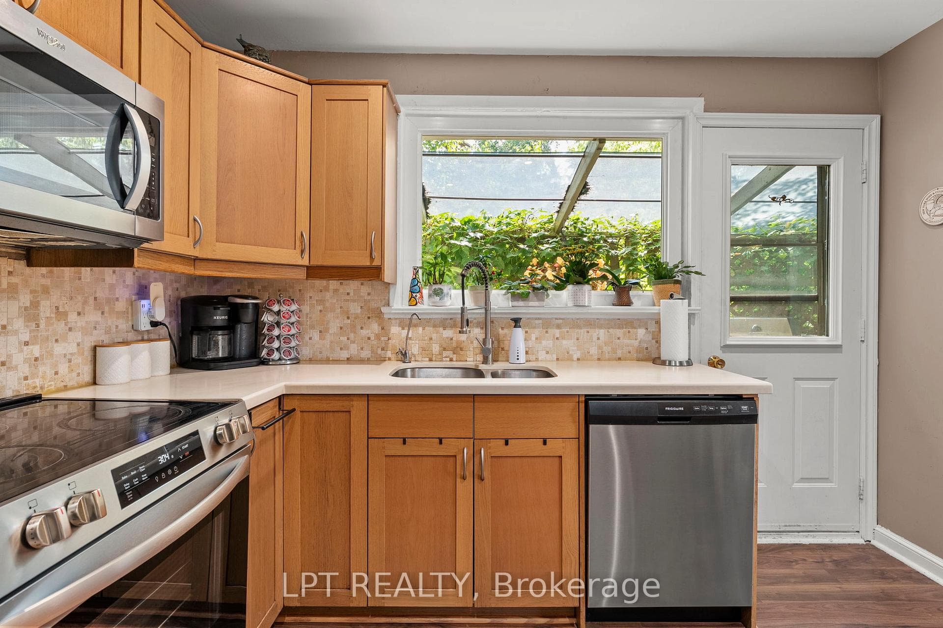 31 Patrick Drive photo 9