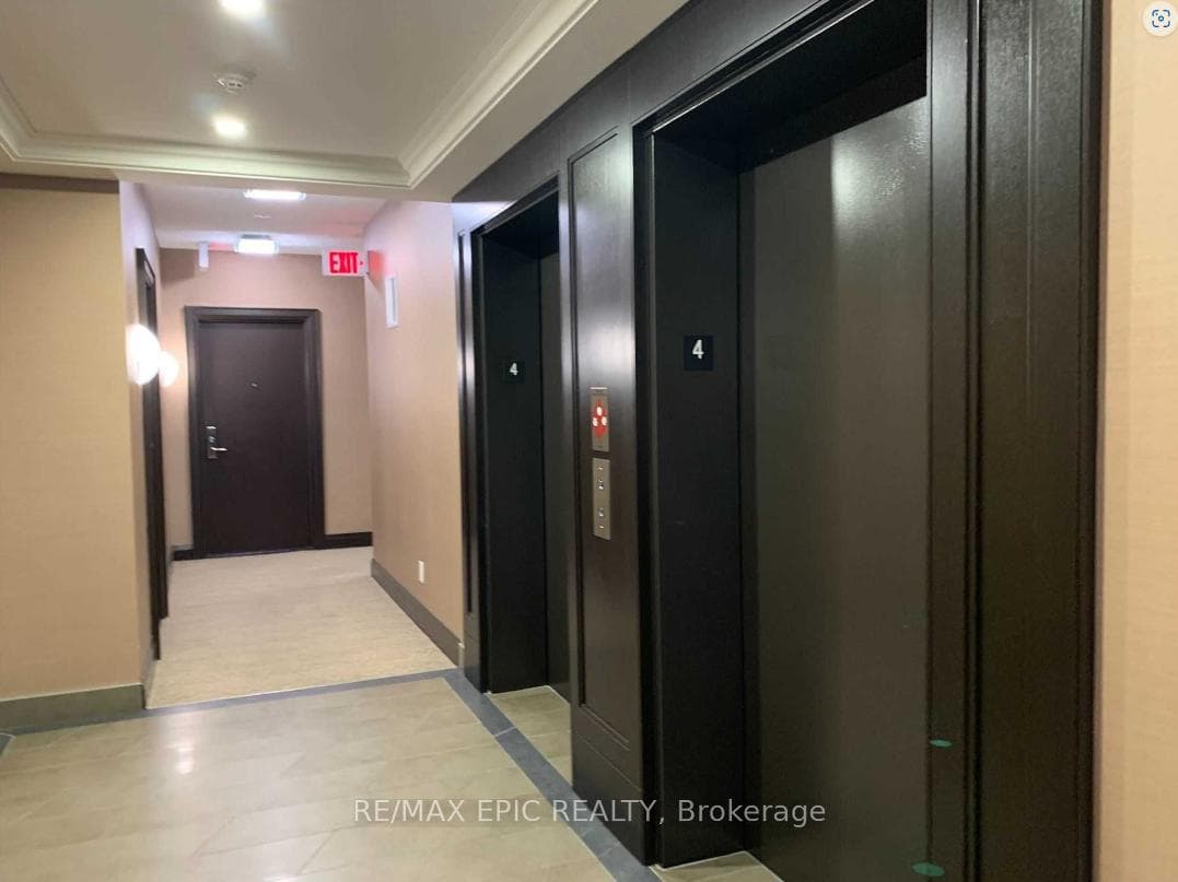 151 Upper Duke Crescent Unit 401 photo 18