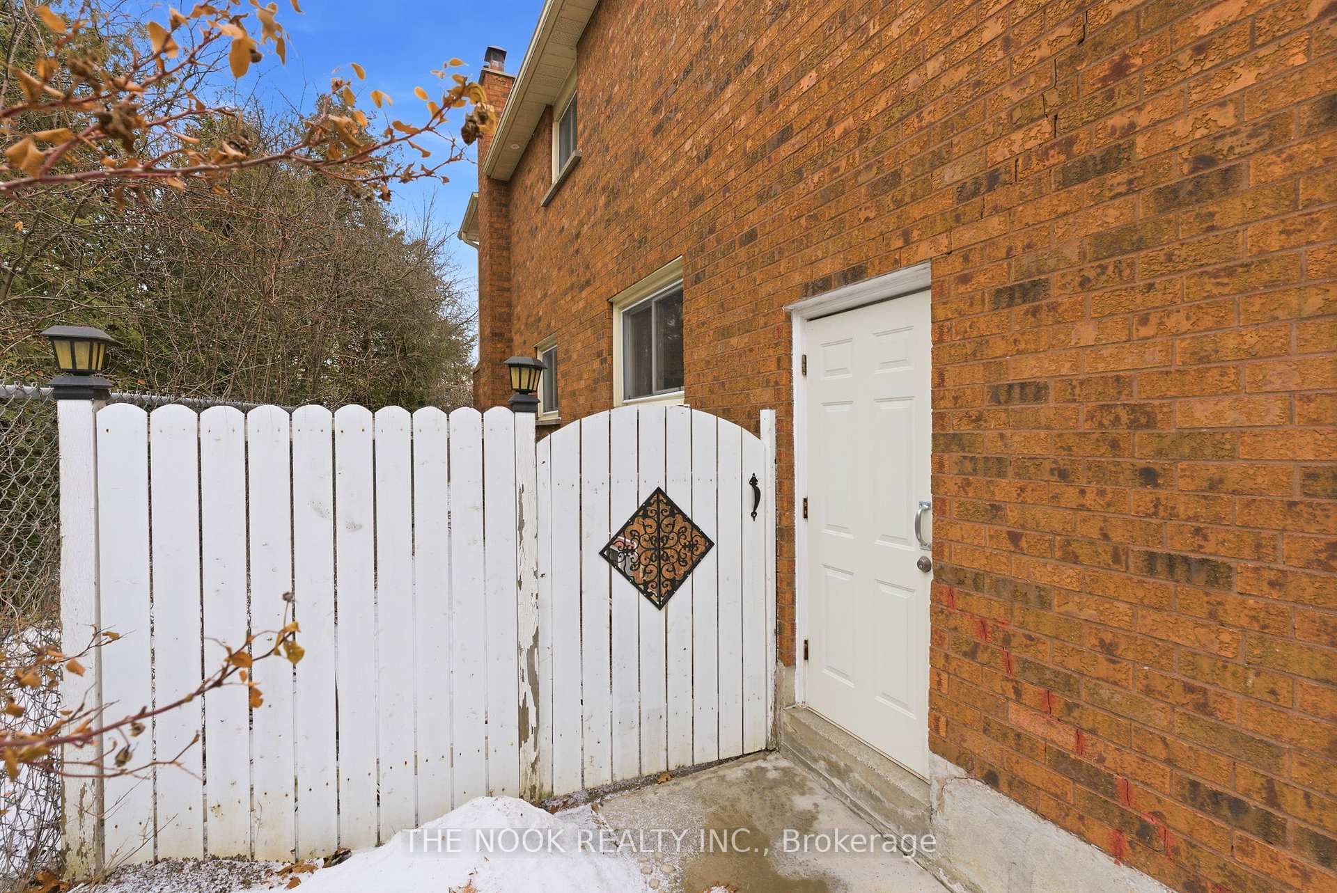 1649 Beaton Way photo 37