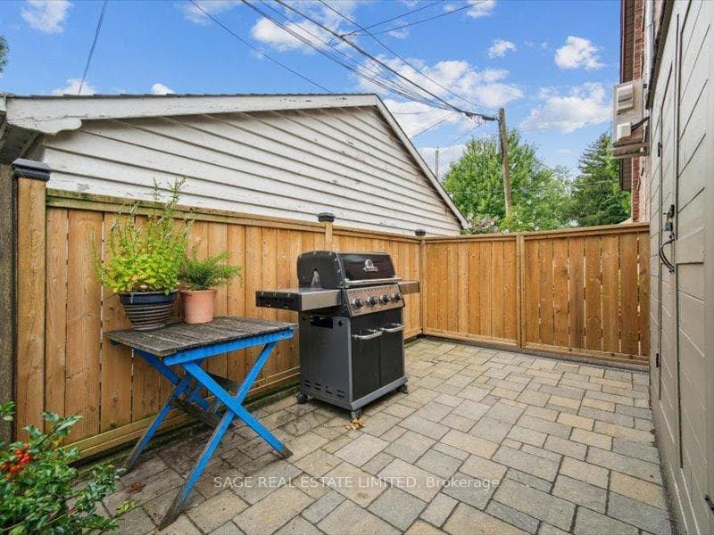 39 Gilmour Avenue photo 33