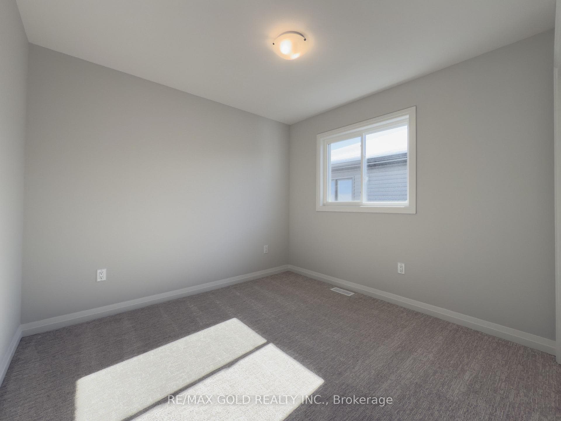 37 Samuel Avenue photo 13