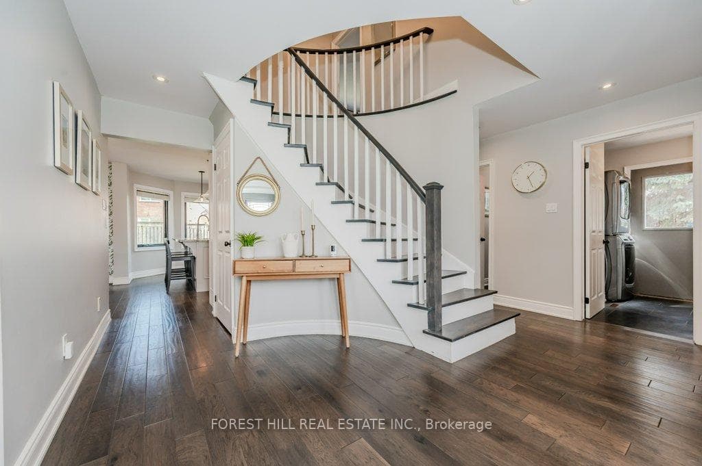 29 Fernbrook Crescent photo 5