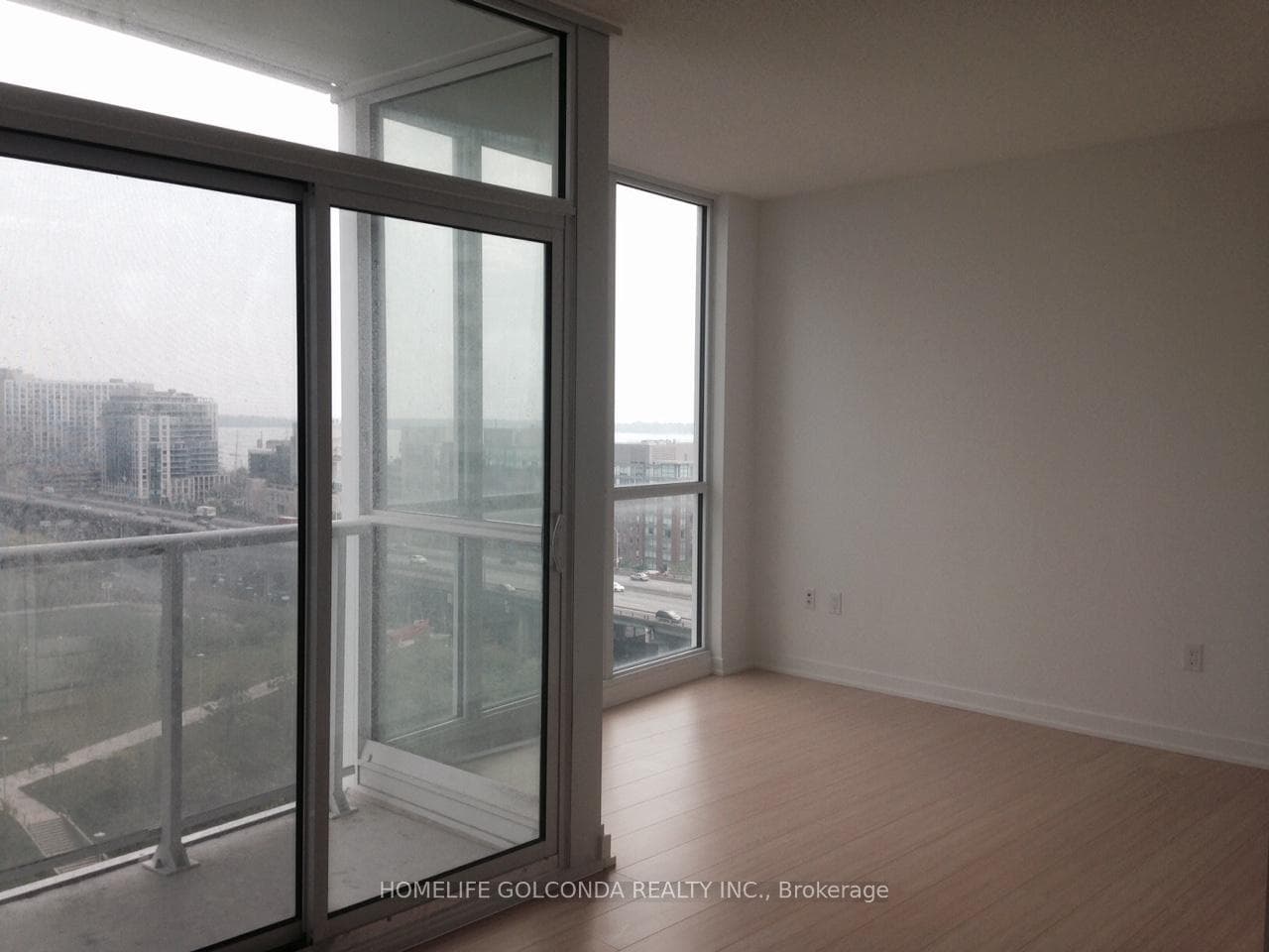 85 Queens Wharf Road Unit 1712 photo 3