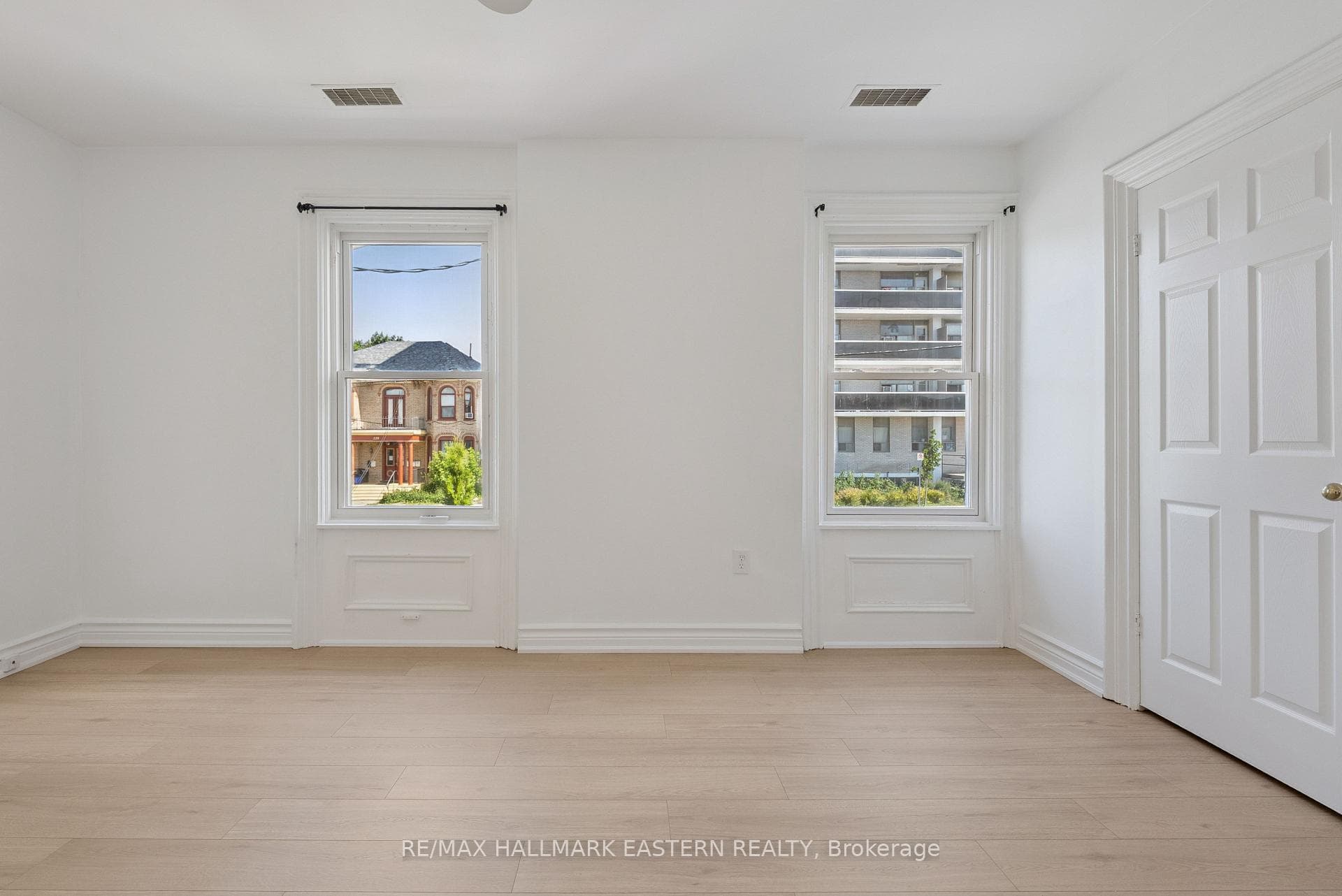 213 Brock Street photo 18
