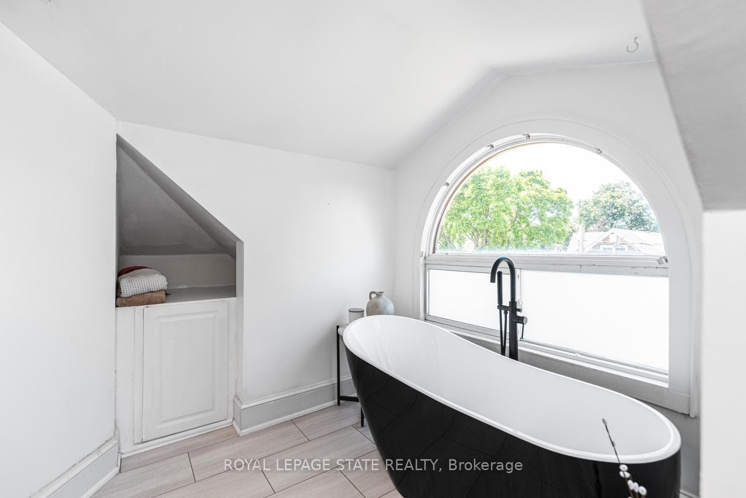 52 Cameron Avenue photo 32