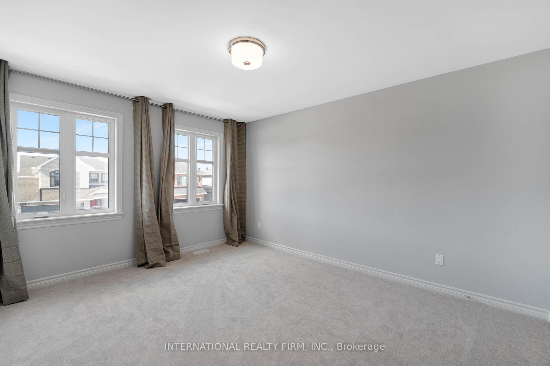 696 Moonflower Crescent photo 21