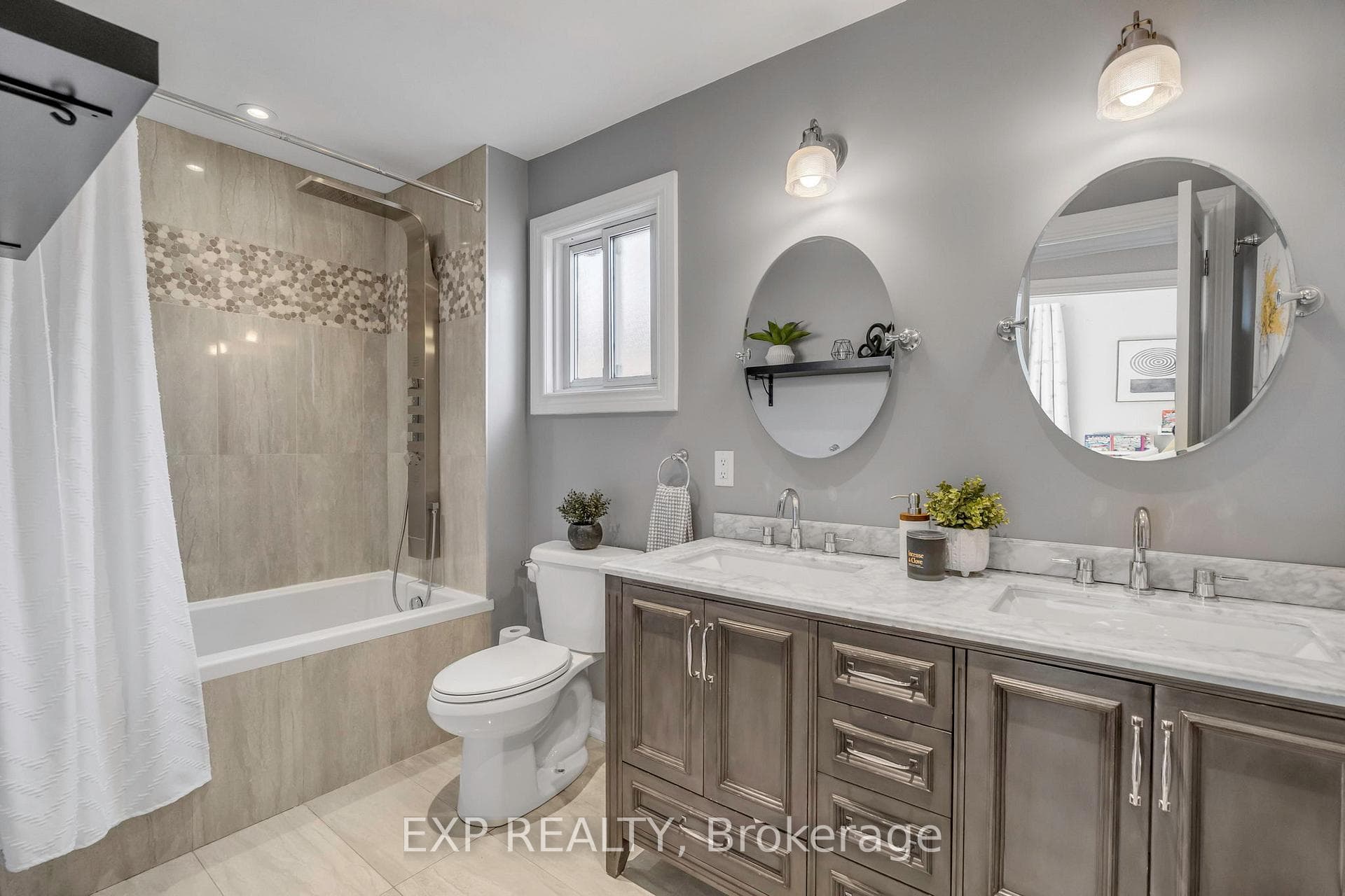 5 piece bathroom with double vanity
