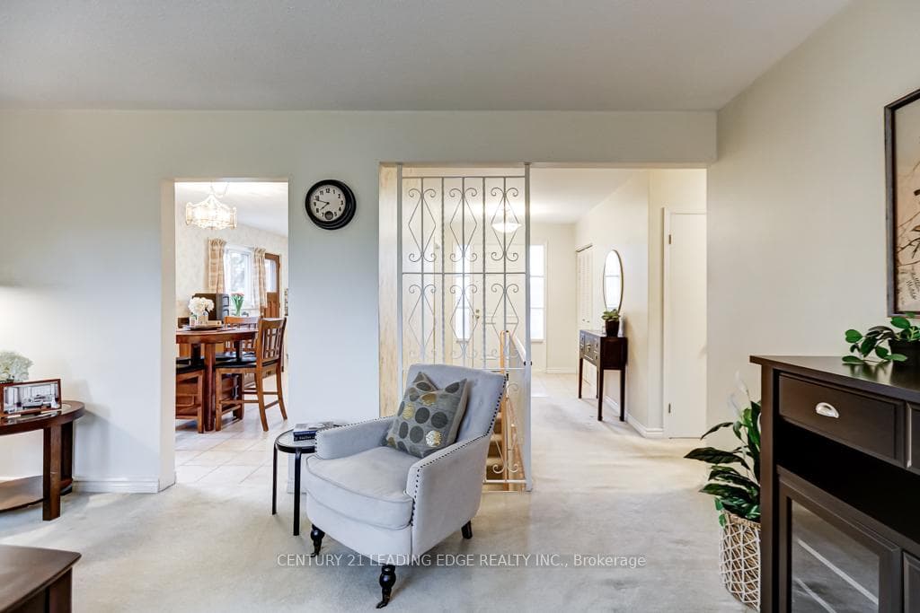 15 BAKERDALE Road photo 12
