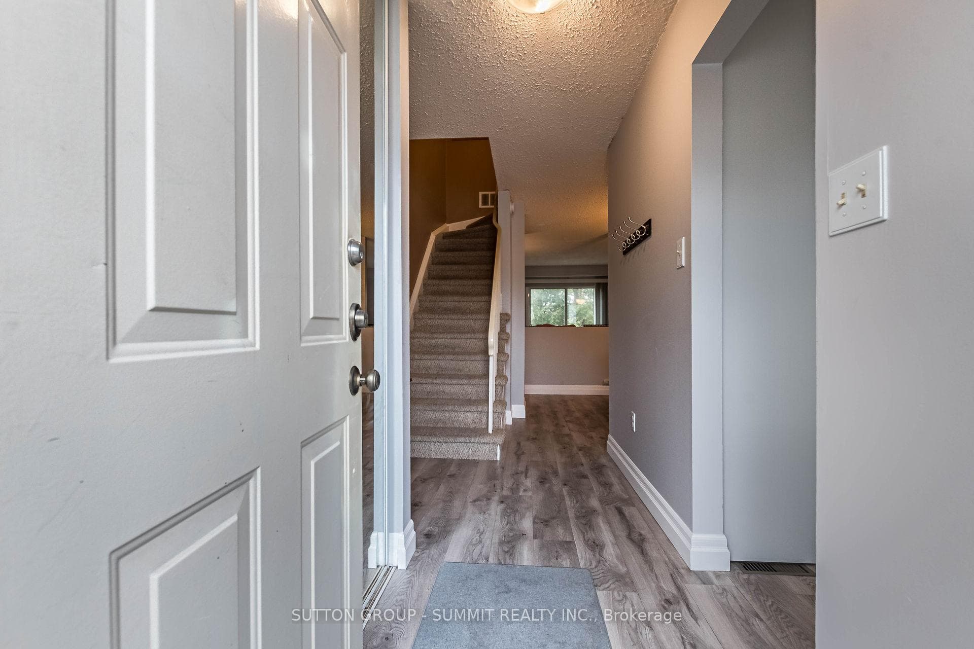 2779 GANANOQUE Drive Unit 44 photo 4