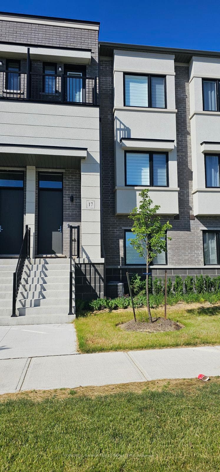 17 Lambert Lane photo 2