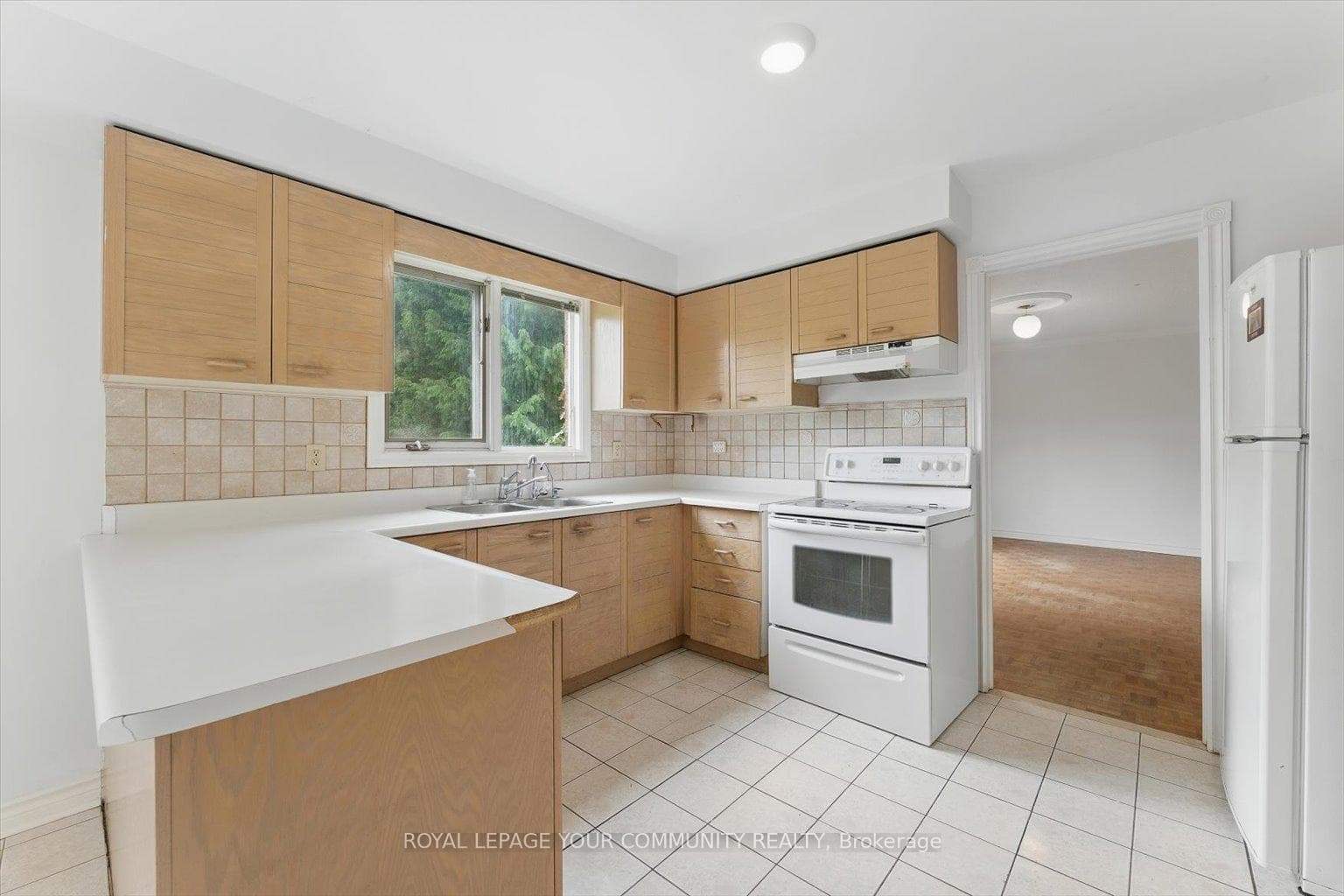 207 Burns Boulevard photo 18
