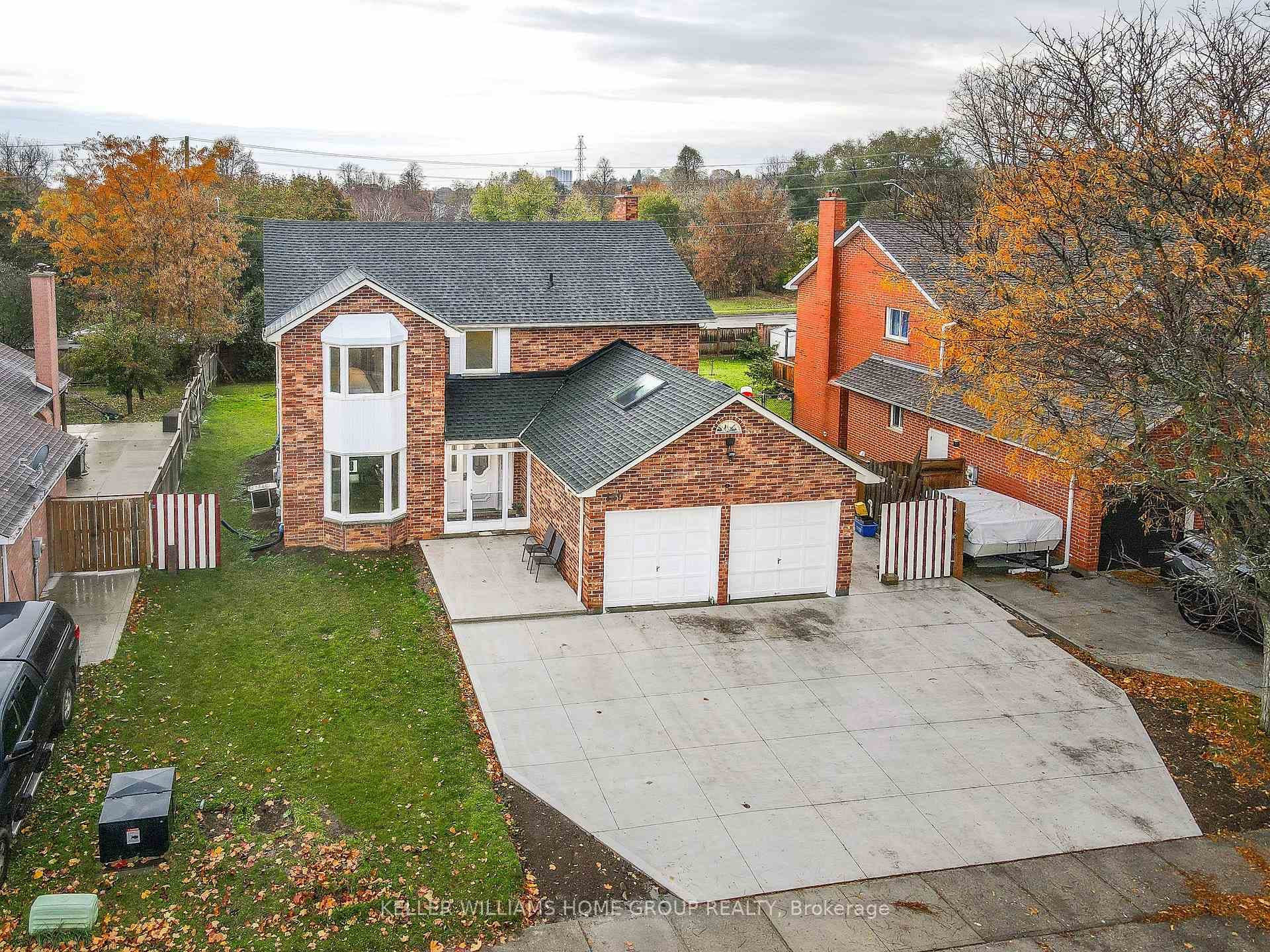 159 Bayne Crescent photo 2