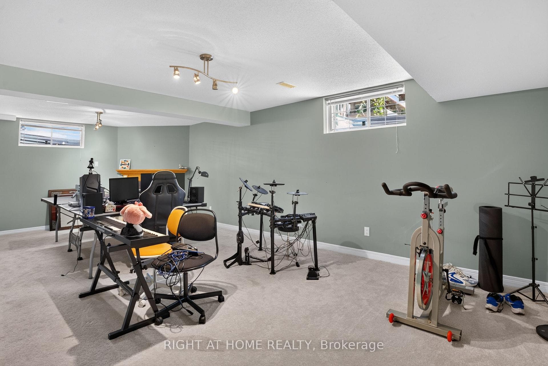 26 Evanshen Crescent photo 34
