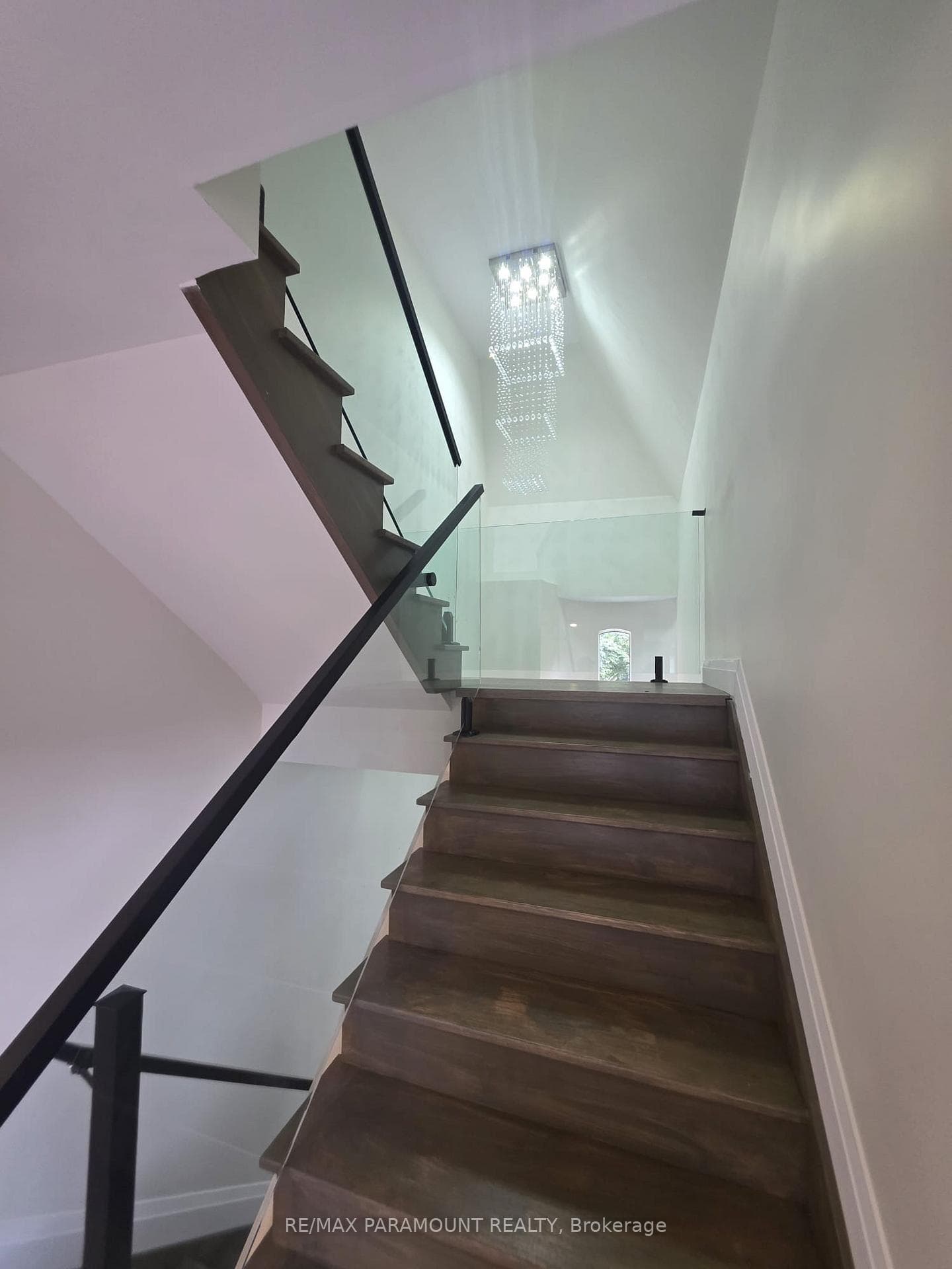 136 High Park Avenue Unit 2 photo 6