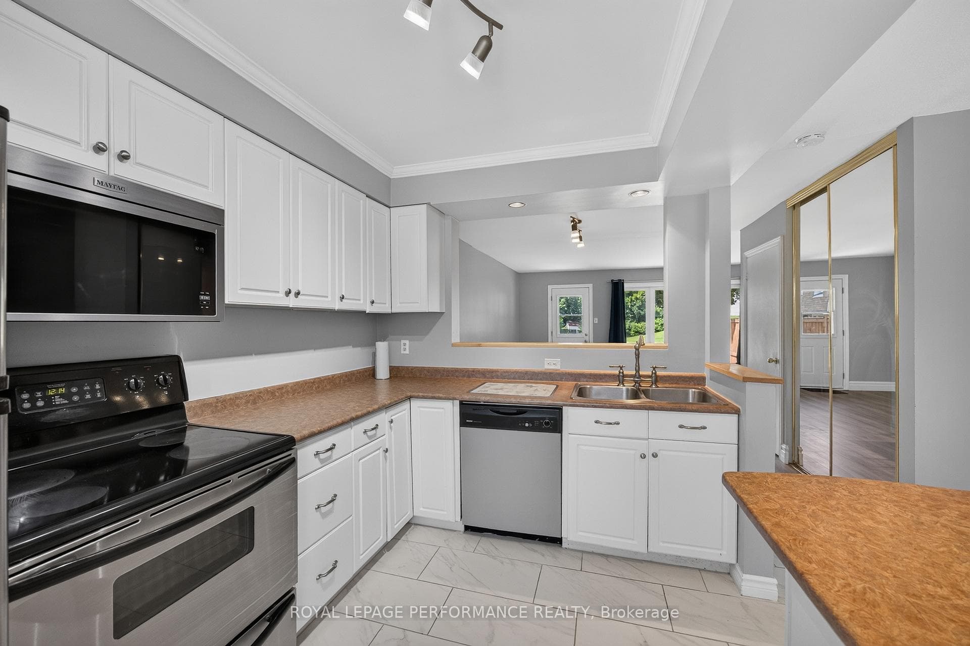 1304 Alness Court Unit 16 photo 14