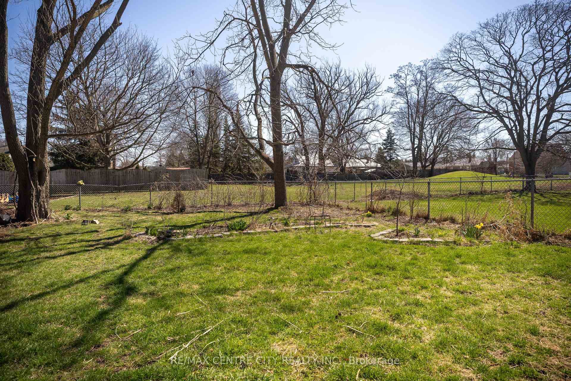 64 Dunkirk Drive photo 20