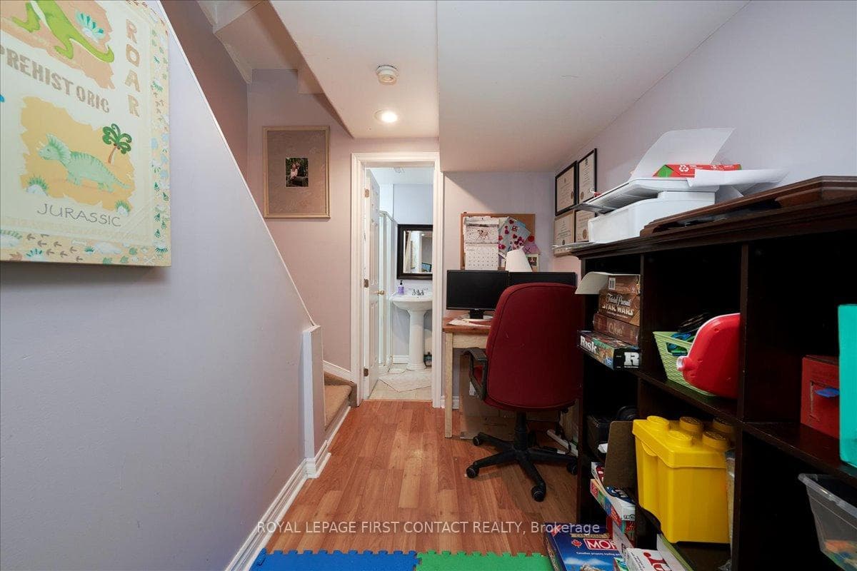 17 Coronation Parkway Parkway photo 14