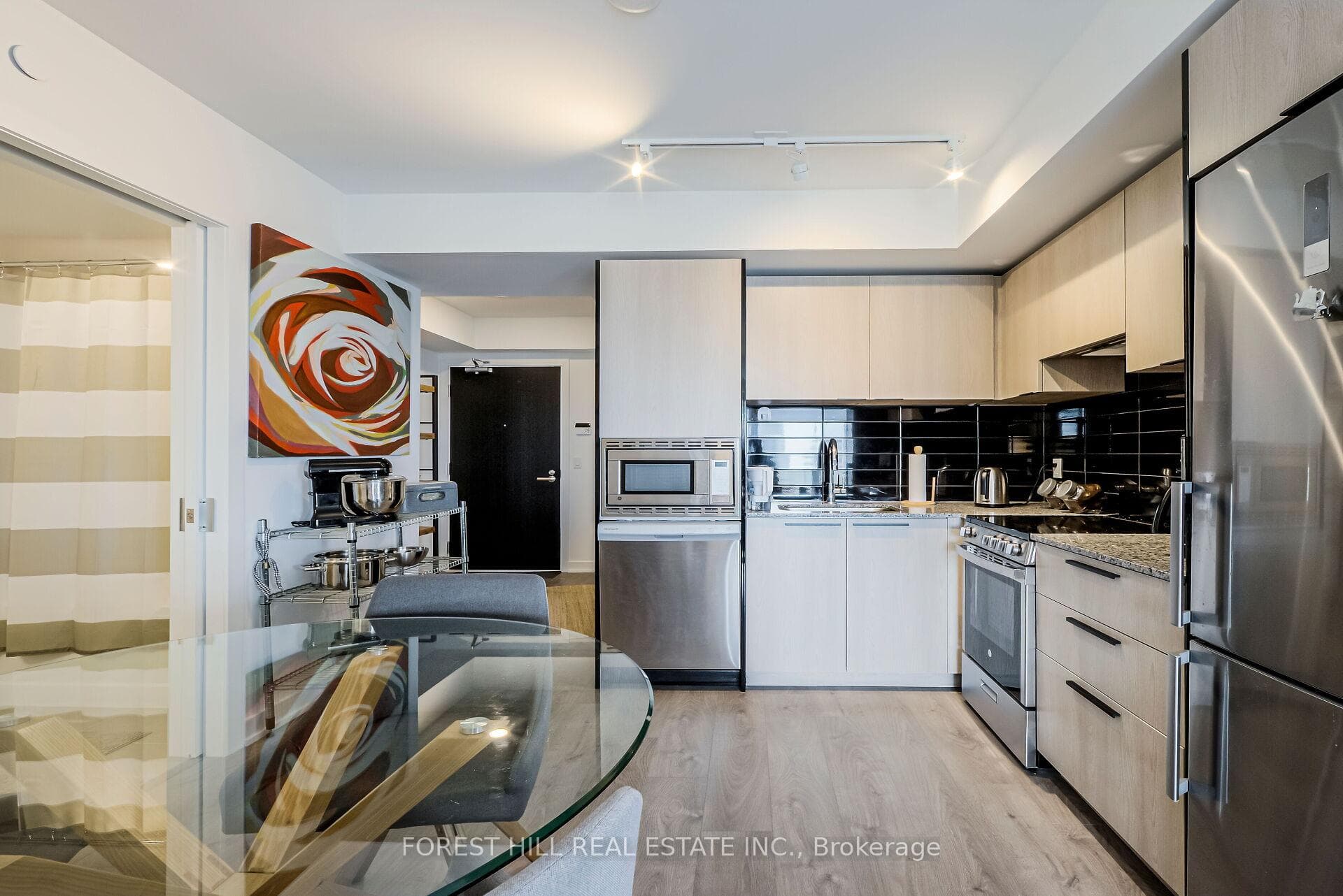 501 Yonge Street Unit 3809 photo 10
