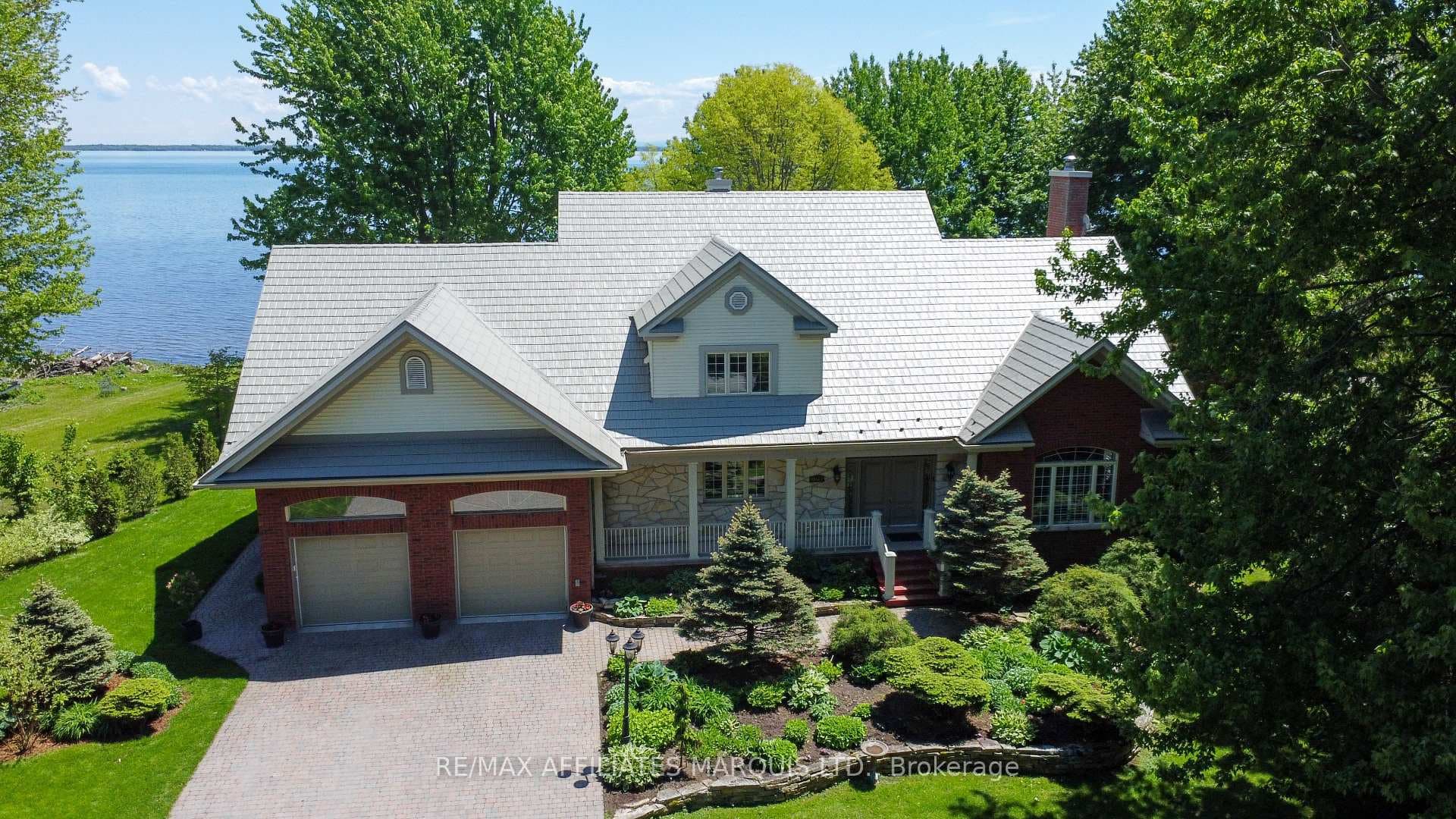 20562 Old Montreal Road photo 1