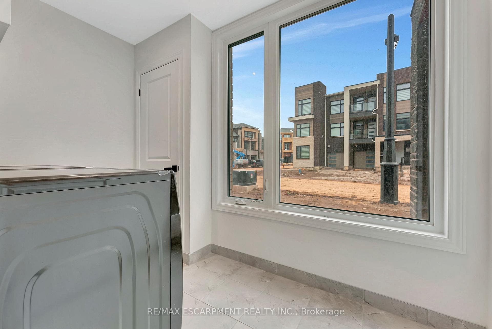 1404 Courtleigh Trail photo 3