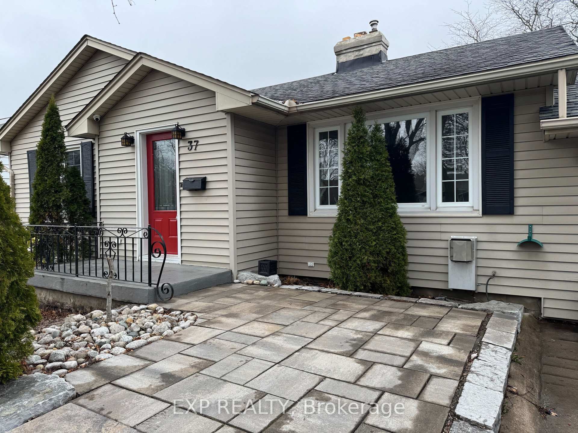 37 Masterson Drive photo 1