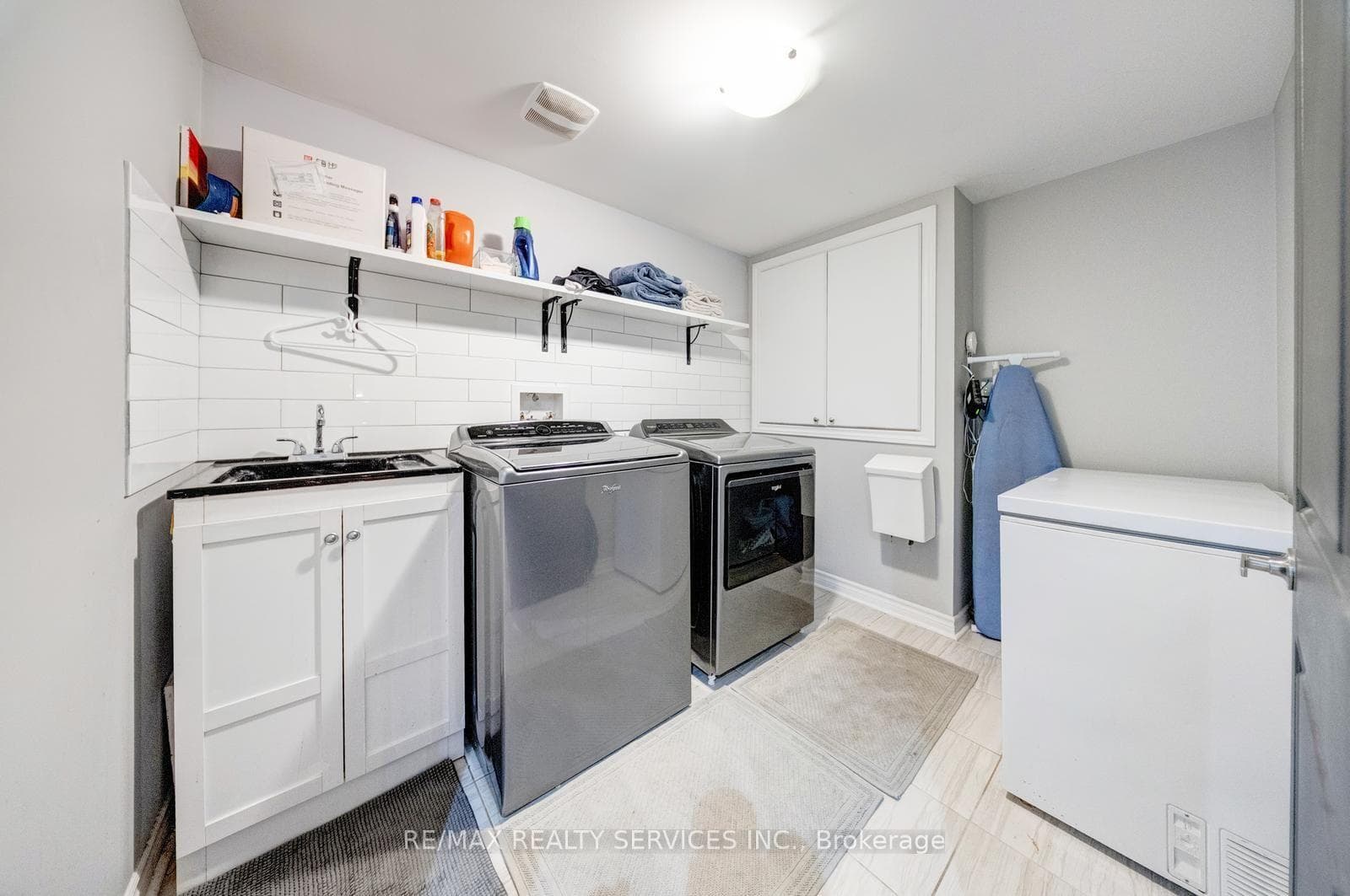 277 Potts Terrace photo 42