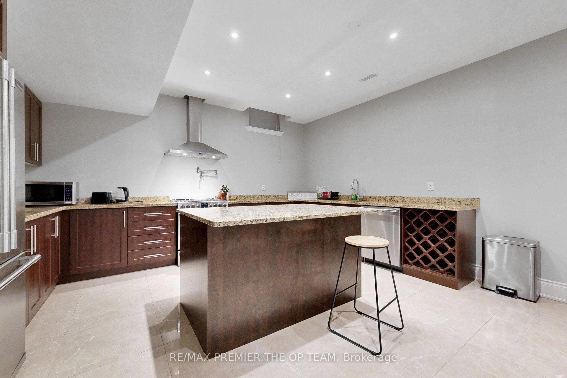 60 Chesney Crescent photo 40