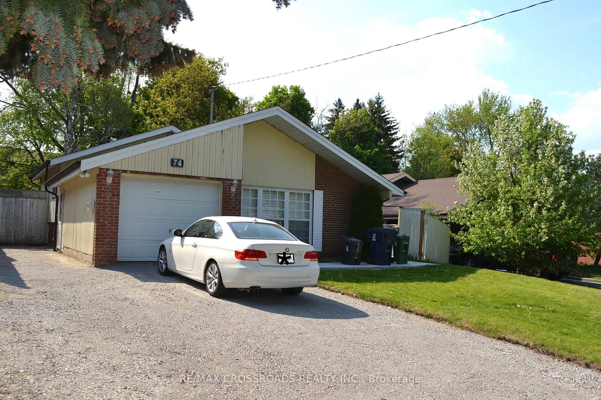 74 Oakley Boulevard photo 2