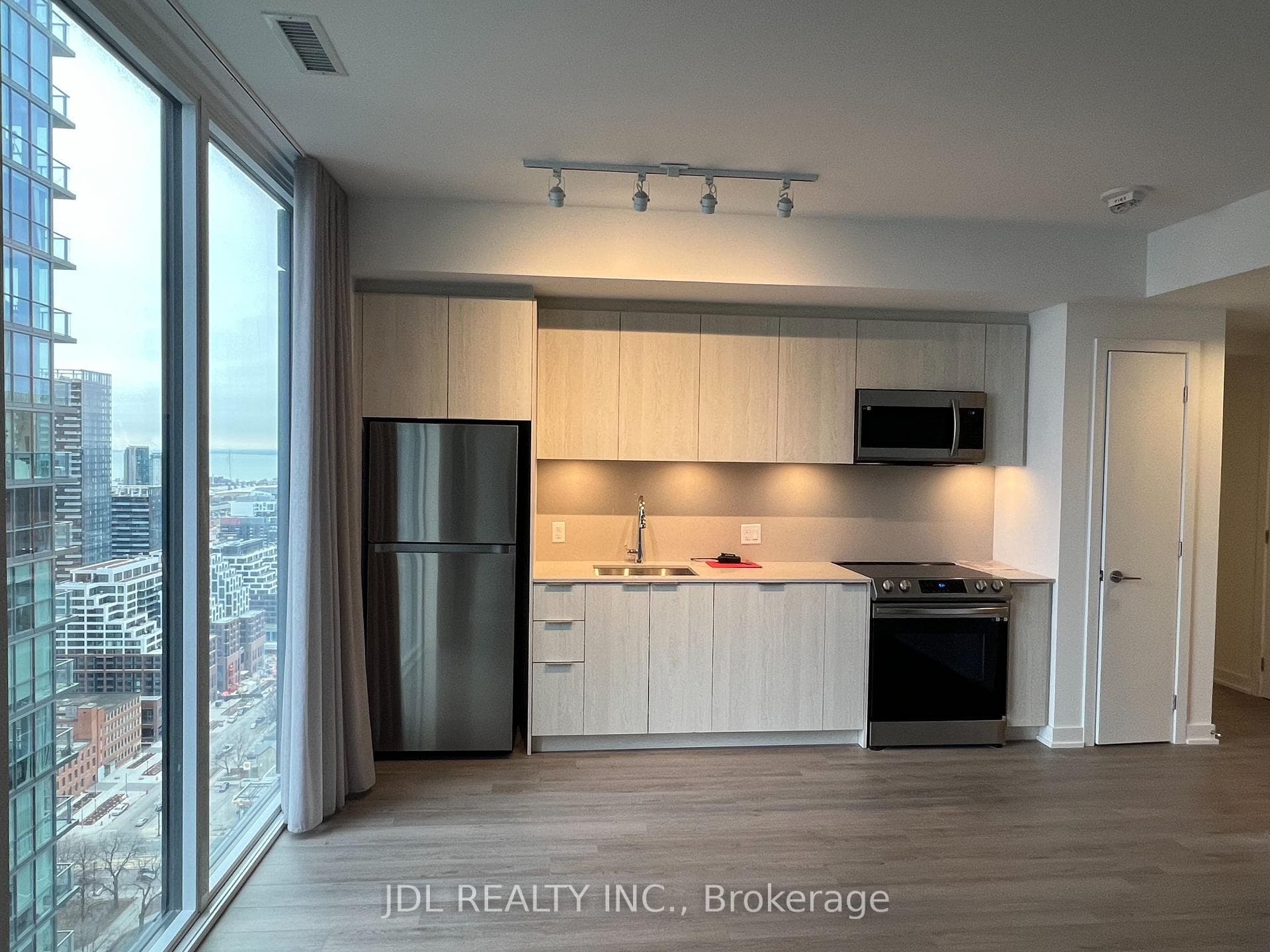 357 King Street Unit 3308 photo 9