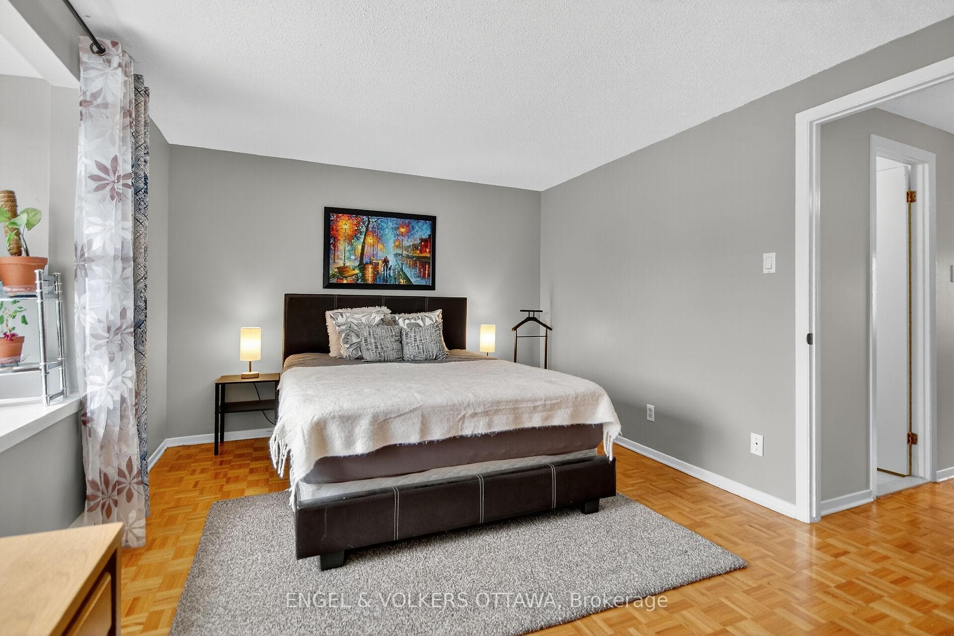910 Dynes Road photo 23