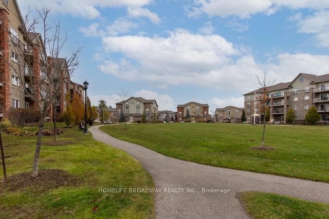 41 Ferndale Drive Unit 402 photo 6