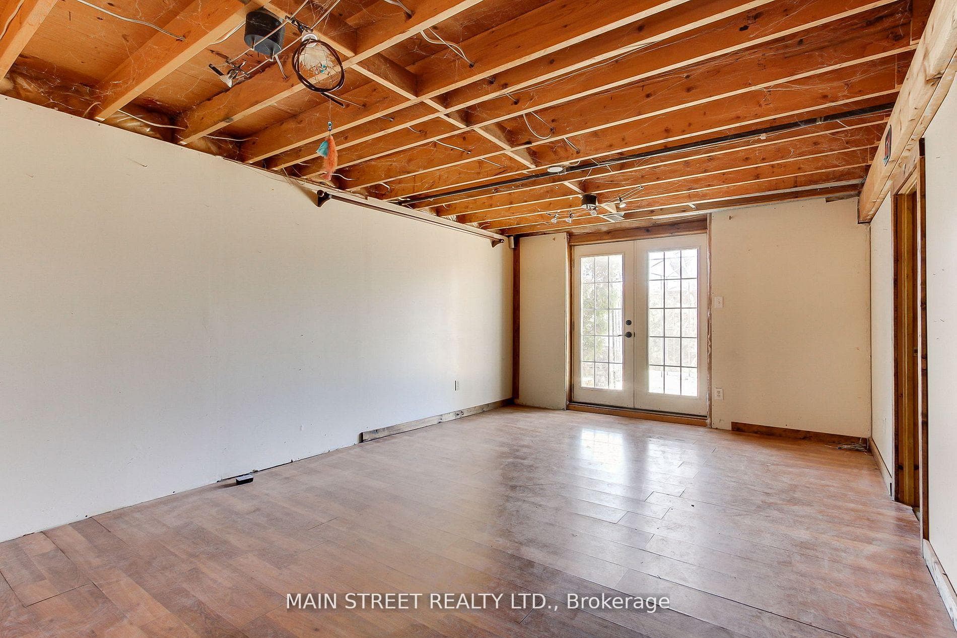 140 Zima Crescent photo 14