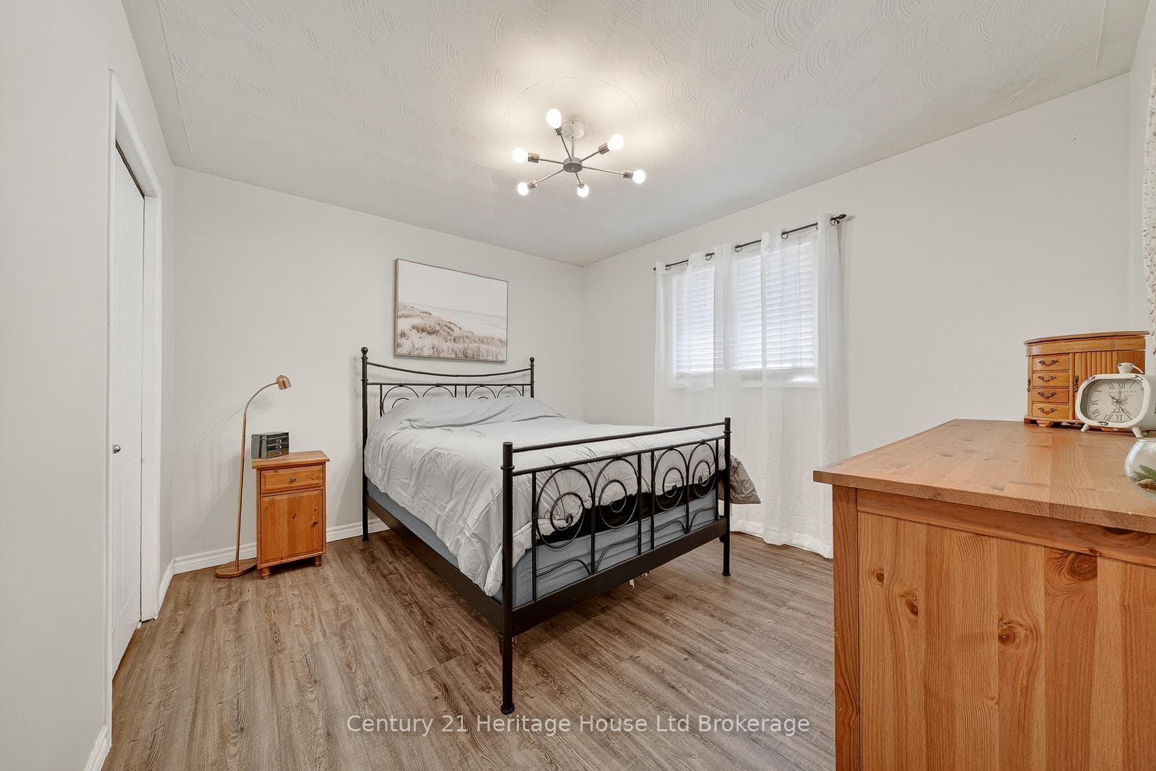 441 Ojibway Street photo 23