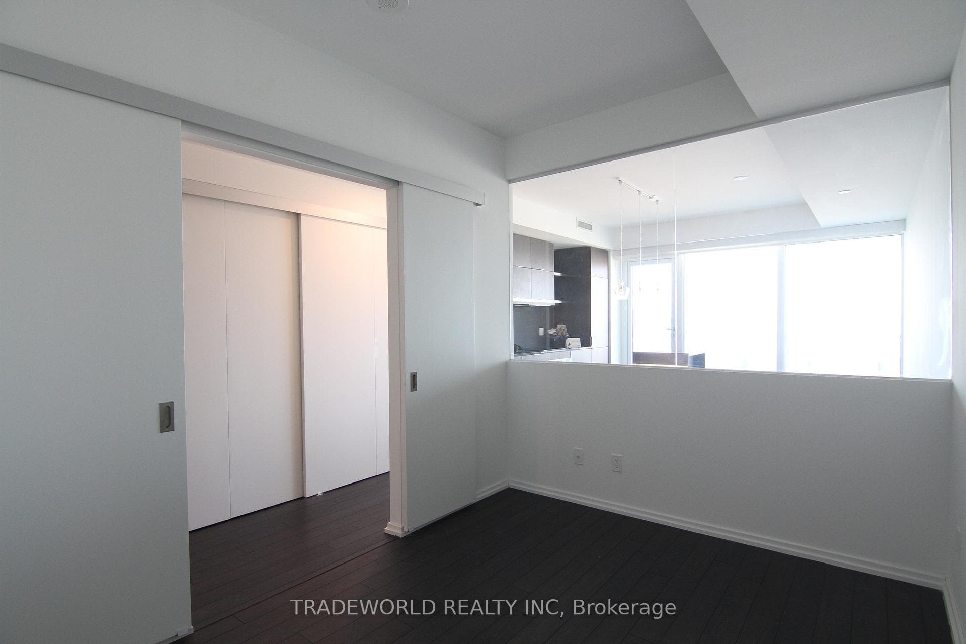 197 Yonge Street Unit 4111 photo 14