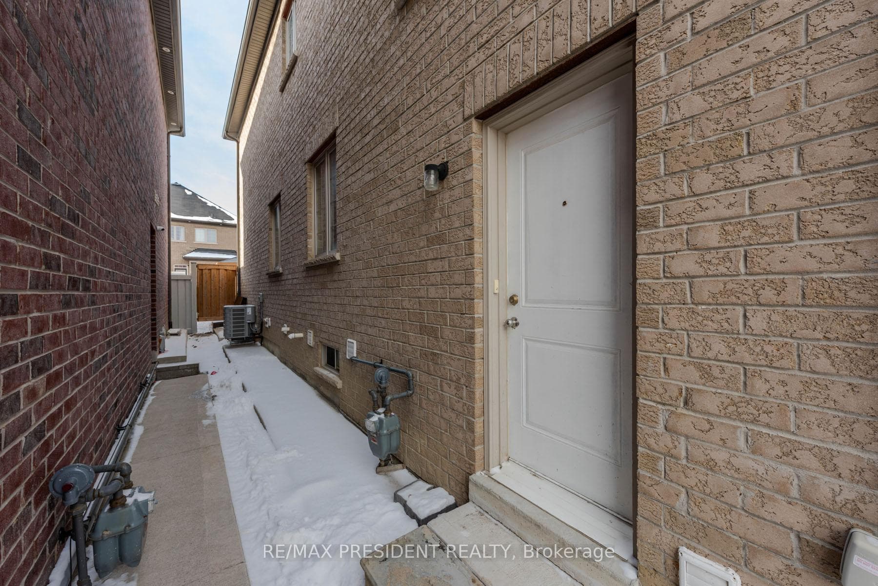 38 John Carroll Drive Unit Bsmt photo 3