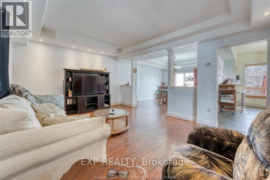 46 Chestnut Street photo 30