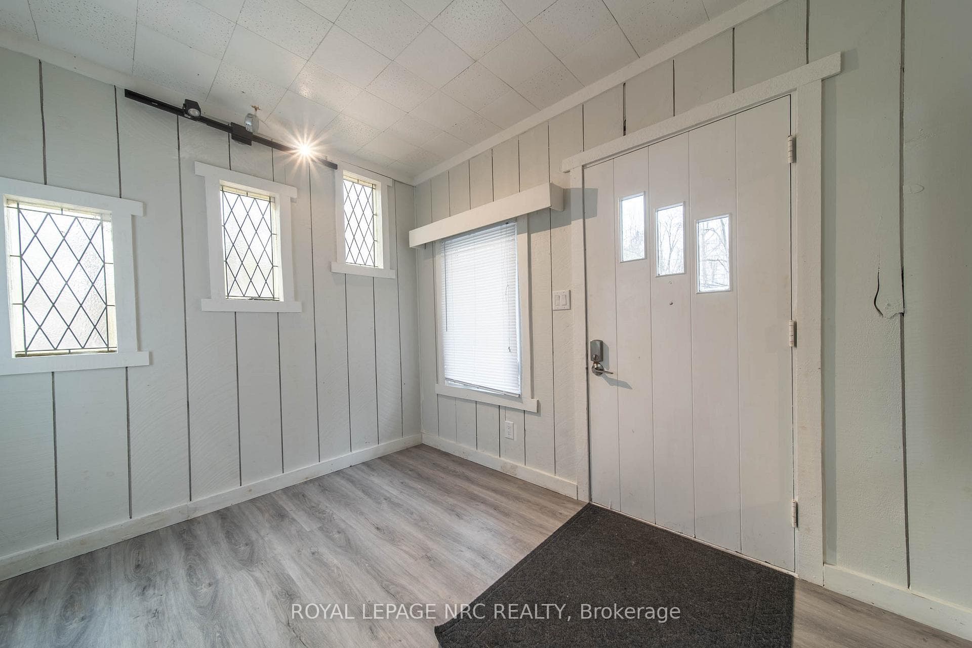 163 MAPLE LEAF Avenue photo 14