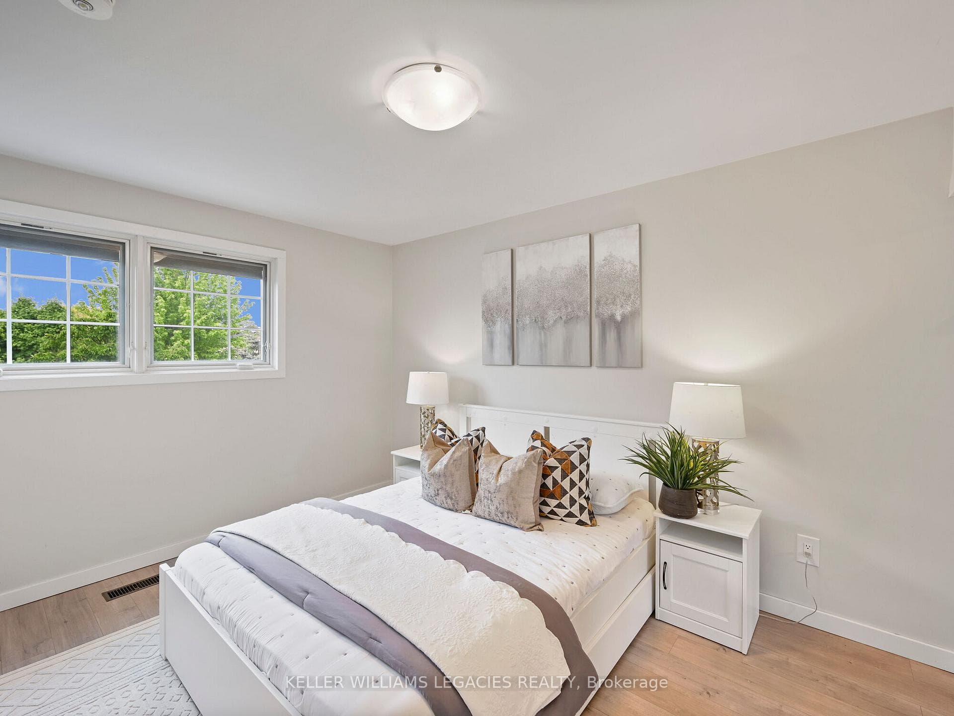515 Vanier Drive photo 26