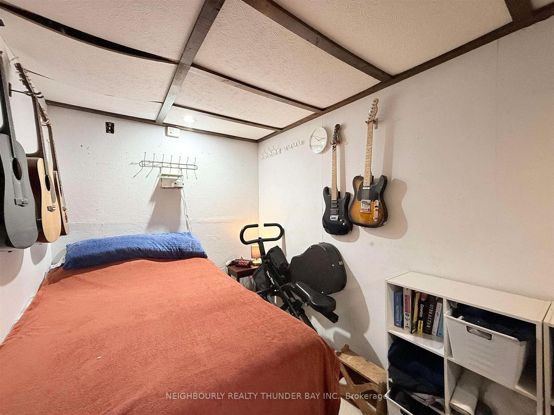 374 Brant Street photo 17