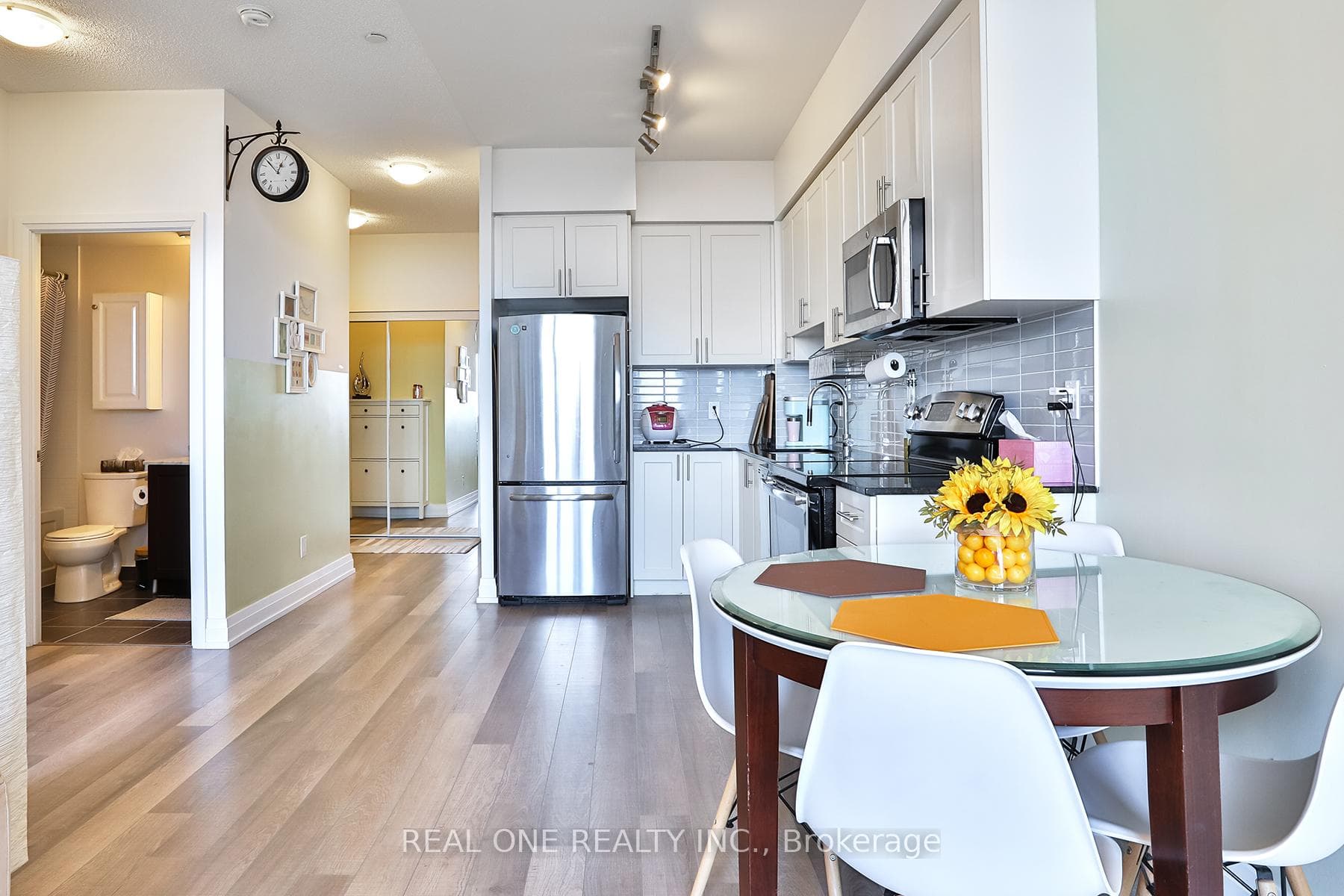 7167 Yonge Street Unit 819 photo 14